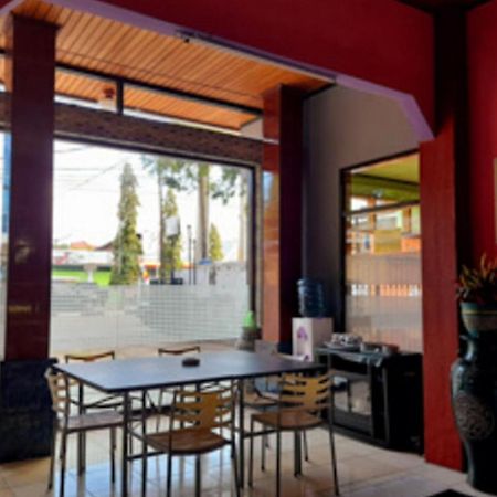 Hotel Rosichan Bau Bau Mitra Reddoorz Baubau Ngoại thất bức ảnh