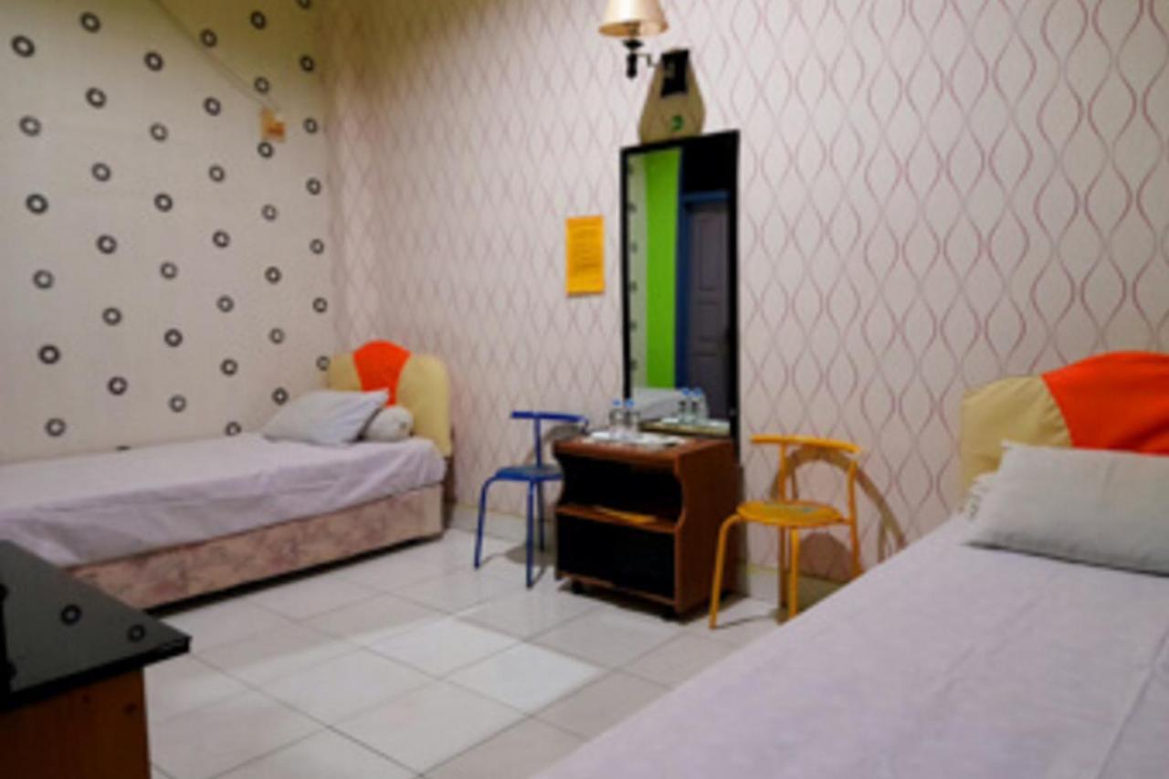 Hotel Rosichan Bau Bau Mitra Reddoorz Baubau Ngoại thất bức ảnh